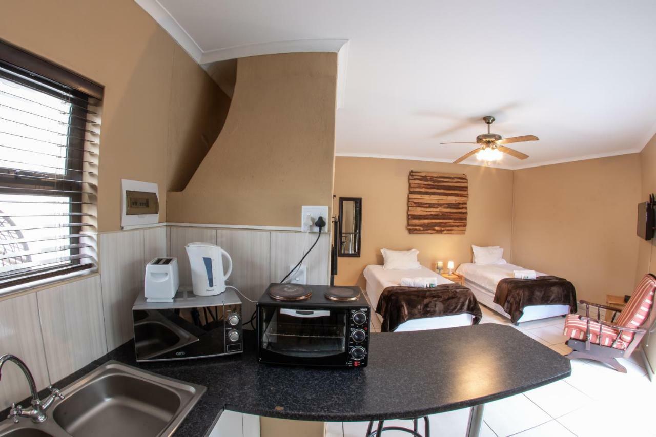 Meransha Self Catering Cc Уолфиш-Бей Экстерьер фото