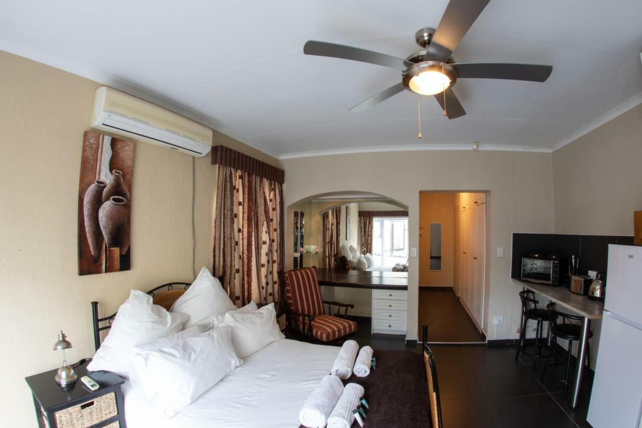 Meransha Self Catering Cc Уолфиш-Бей Экстерьер фото