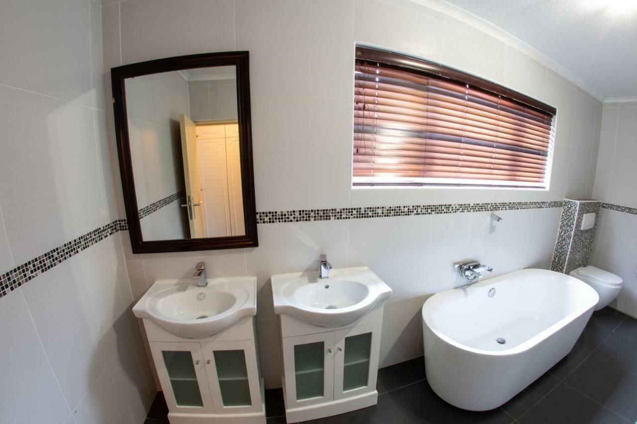 Meransha Self Catering Cc Уолфиш-Бей Экстерьер фото