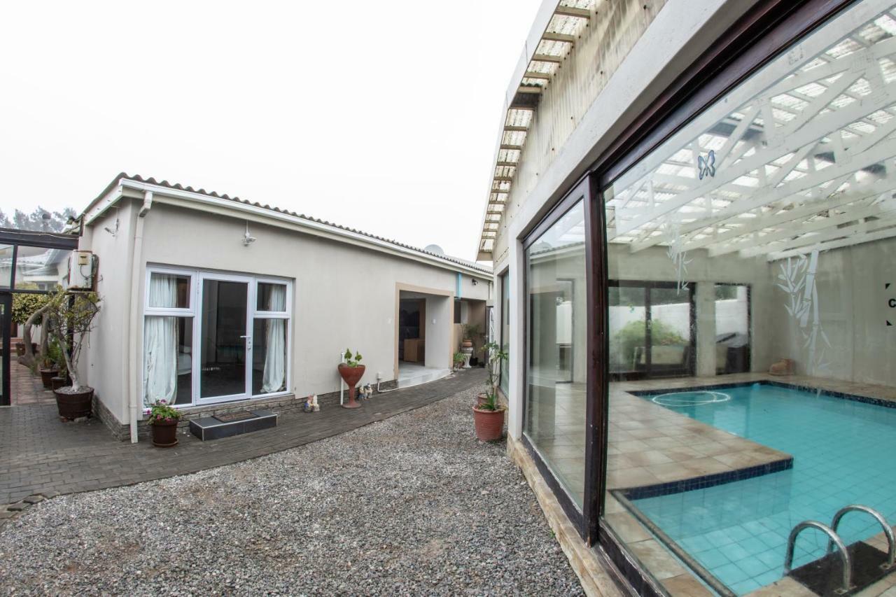 Meransha Self Catering Cc Уолфиш-Бей Экстерьер фото