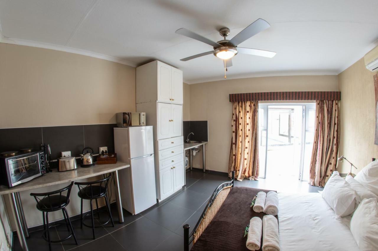 Meransha Self Catering Cc Уолфиш-Бей Экстерьер фото
