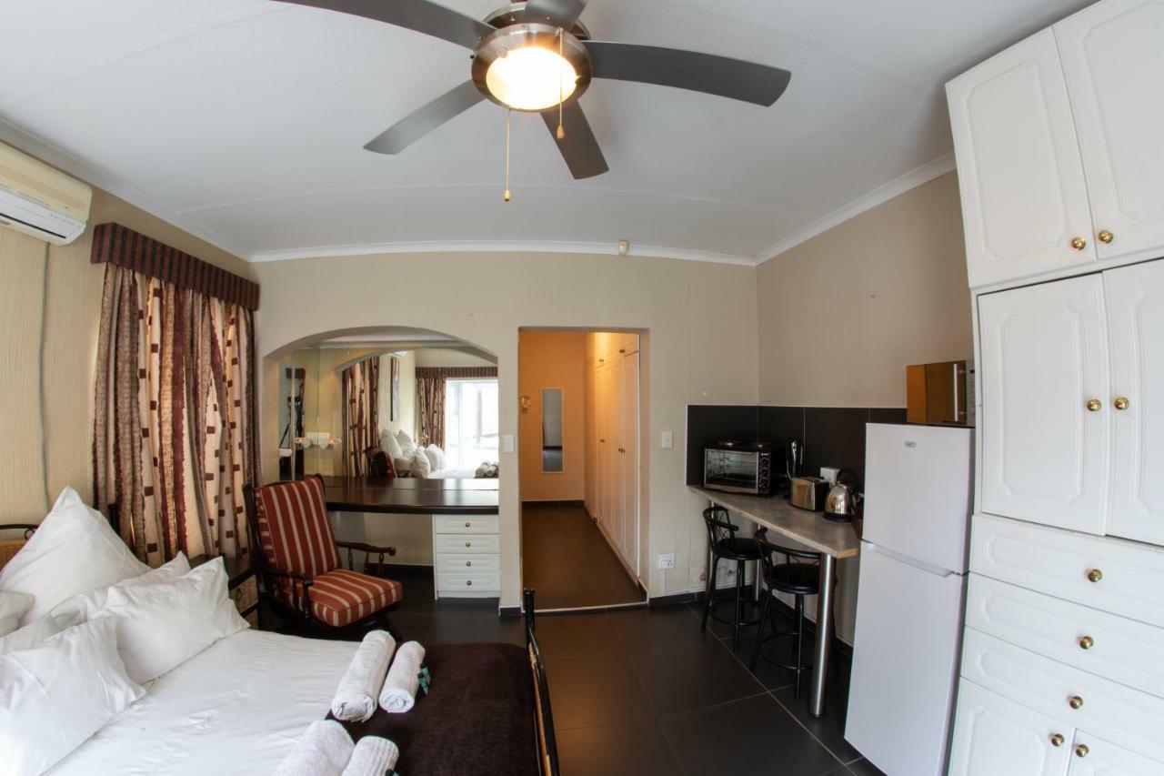 Meransha Self Catering Cc Уолфиш-Бей Экстерьер фото