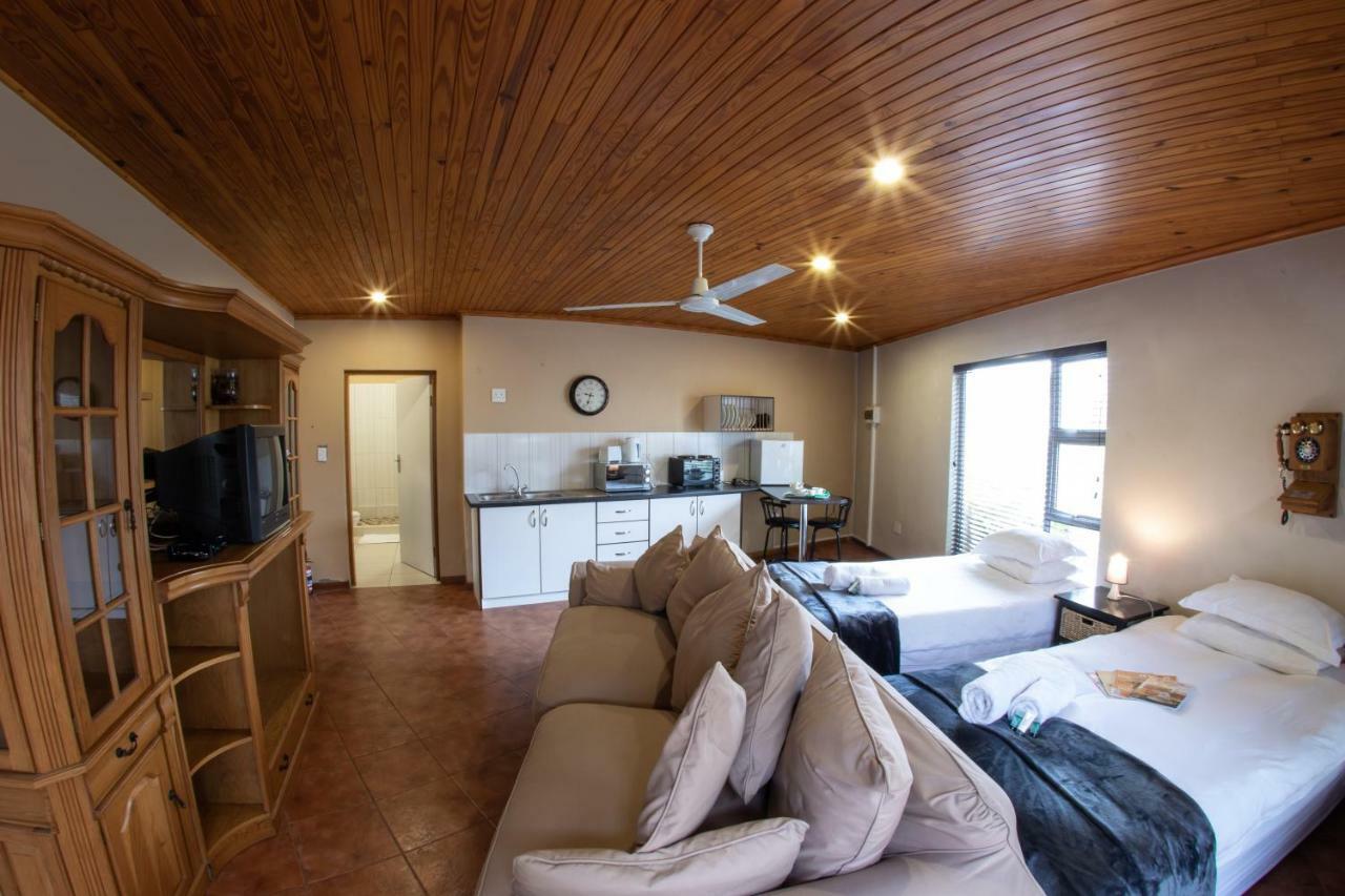 Meransha Self Catering Cc Уолфиш-Бей Экстерьер фото