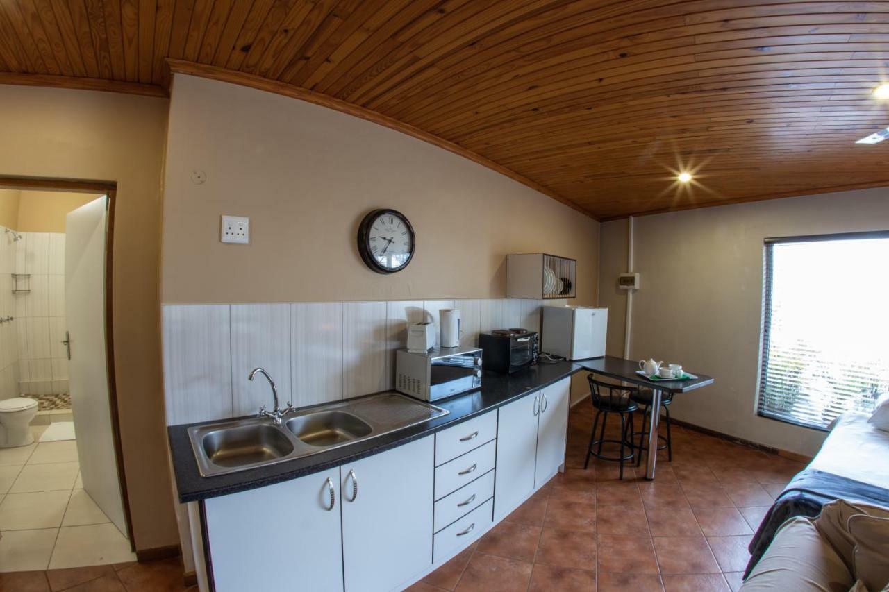 Meransha Self Catering Cc Уолфиш-Бей Экстерьер фото