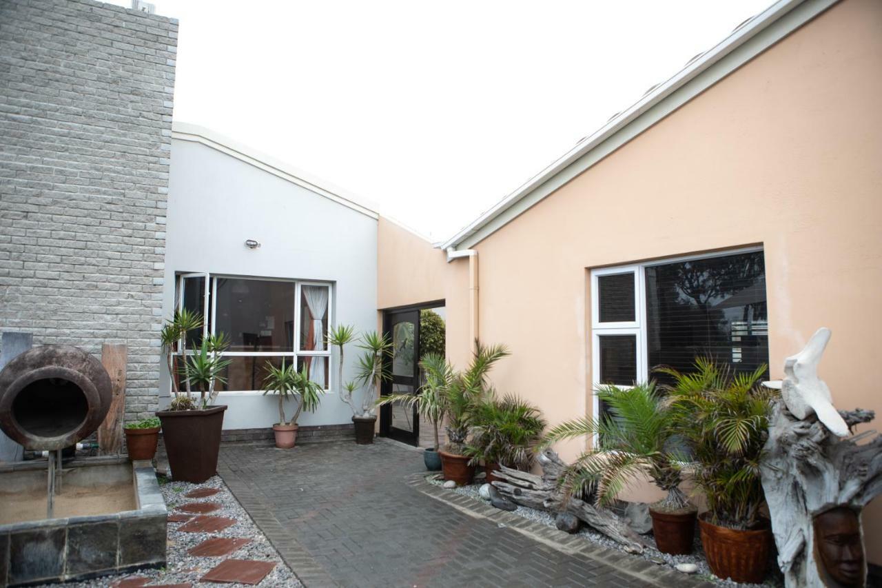 Meransha Self Catering Cc Уолфиш-Бей Экстерьер фото