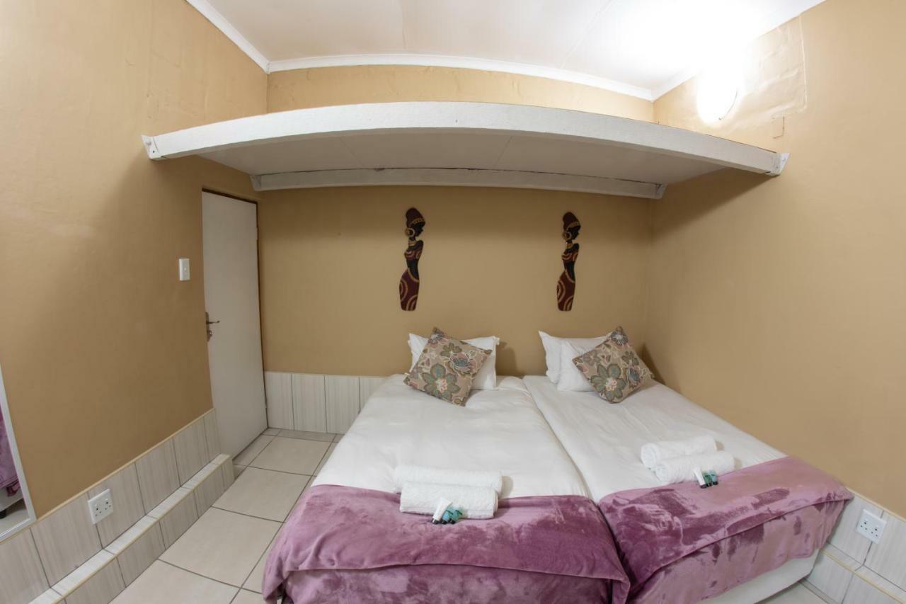 Meransha Self Catering Cc Уолфиш-Бей Экстерьер фото