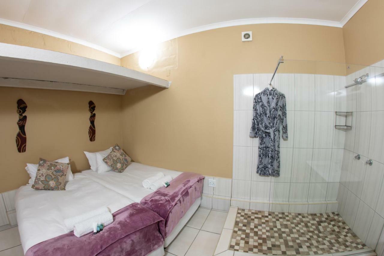 Meransha Self Catering Cc Уолфиш-Бей Экстерьер фото